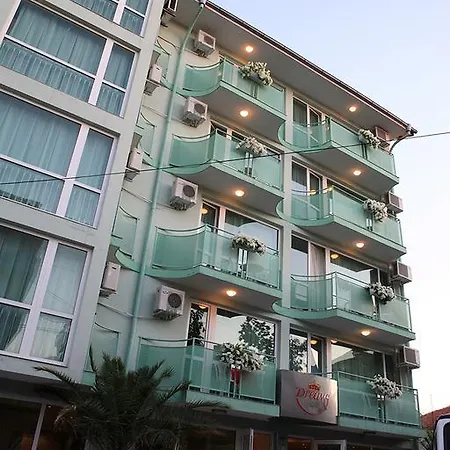 Dreams Family Отель 2*